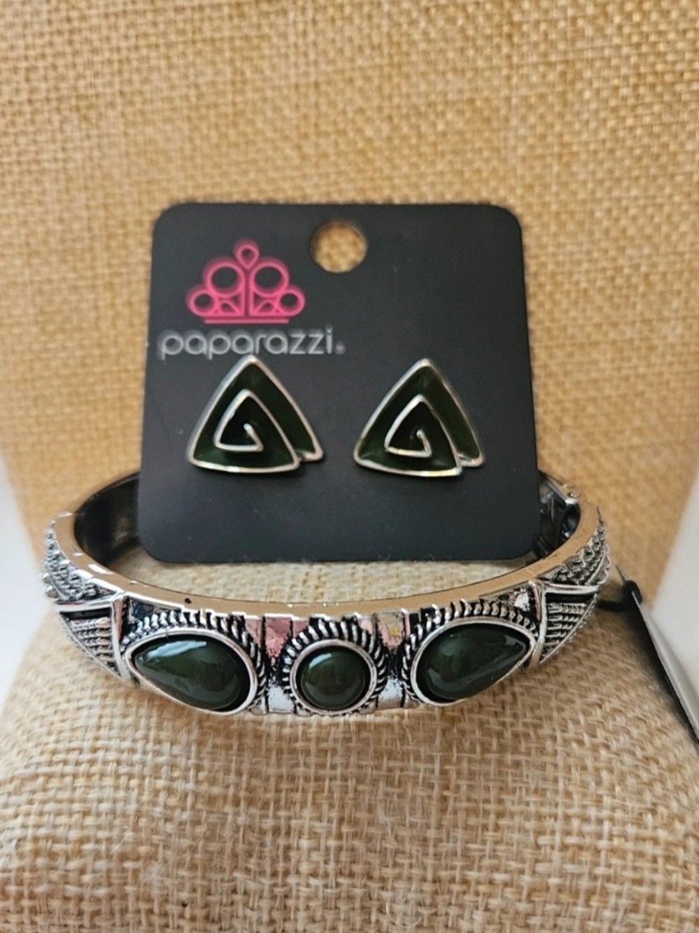 Paparazzi Green Stone Bracelet & Green Post Earrings Set